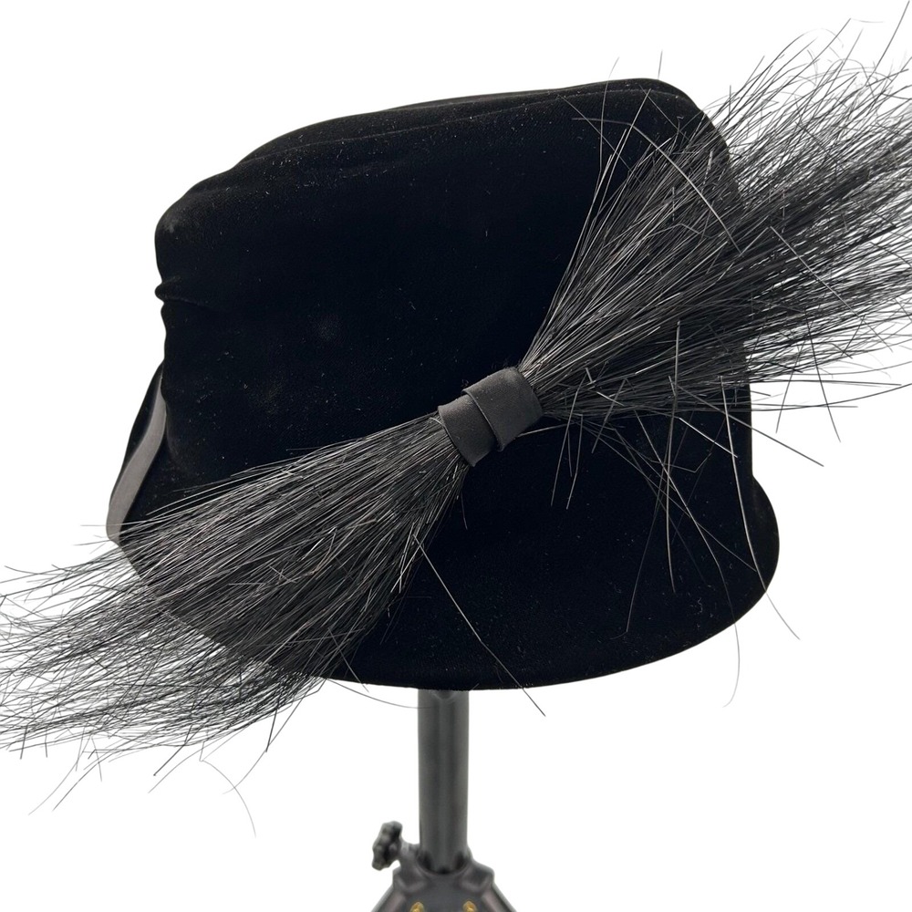 Vintage Ferncroft Black Velvet Pillbox Hat Feather Brush Accent Mid Century 22.5